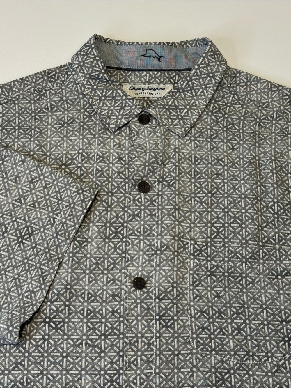 Tommy Bahama Veracruz Cay Men's Large Short Sleeve Button Down Grey White